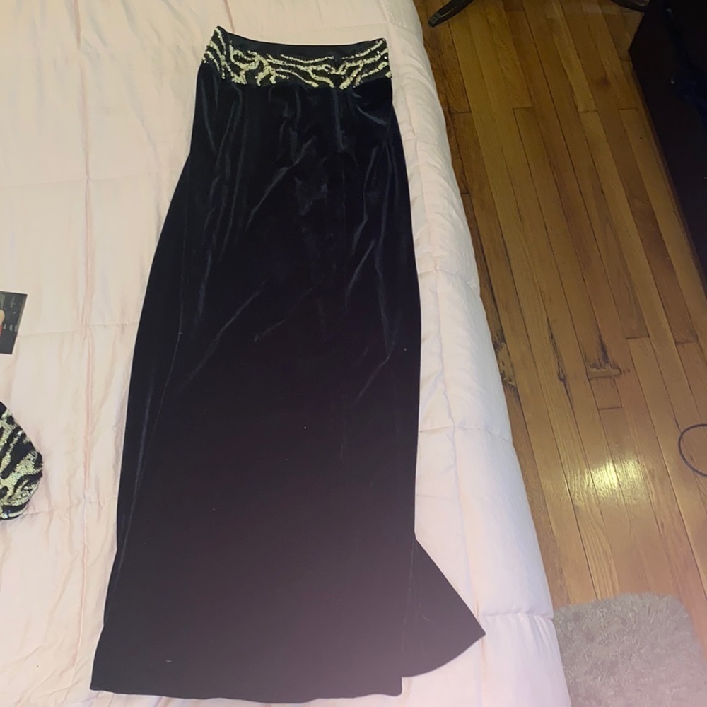 Sequins Skirt and Top w Velevet - Picture 9 of 17